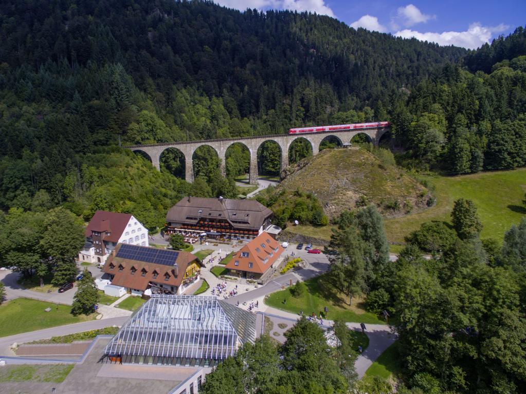 Hotel Hofgut Sternen - Wohnen In Kunst Und Kultur Breitnau Exterior foto