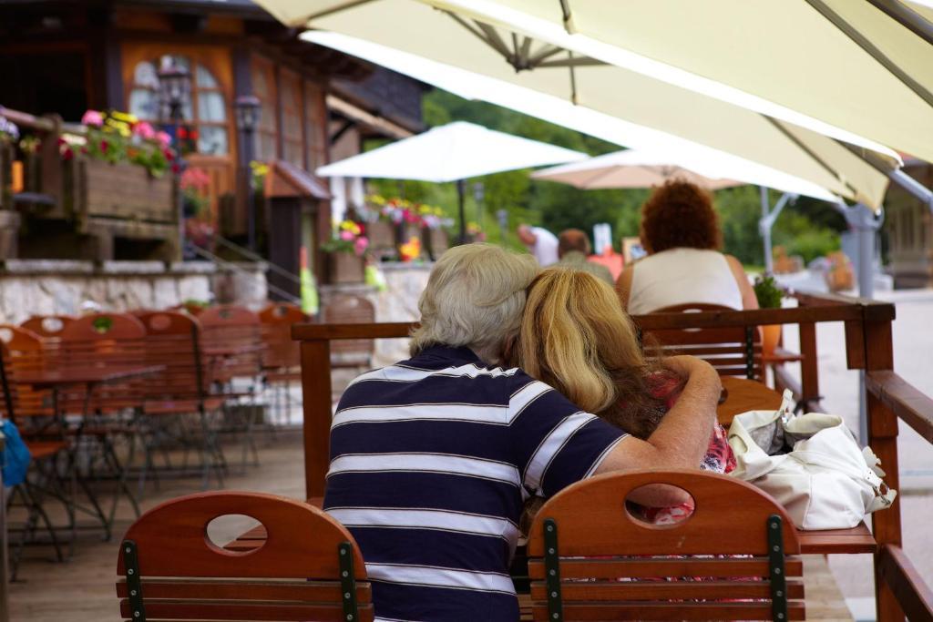 Hotel Hofgut Sternen - Wohnen In Kunst Und Kultur Breitnau Exterior foto